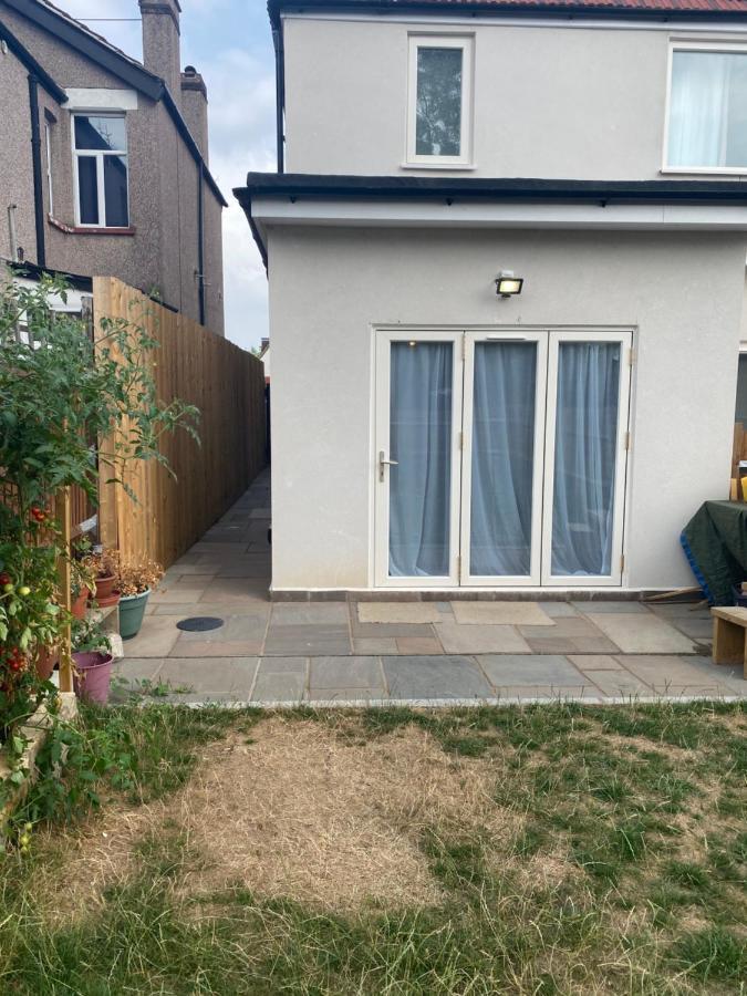 Ferienwohnung Phlox Garden Sutton  Exterior foto